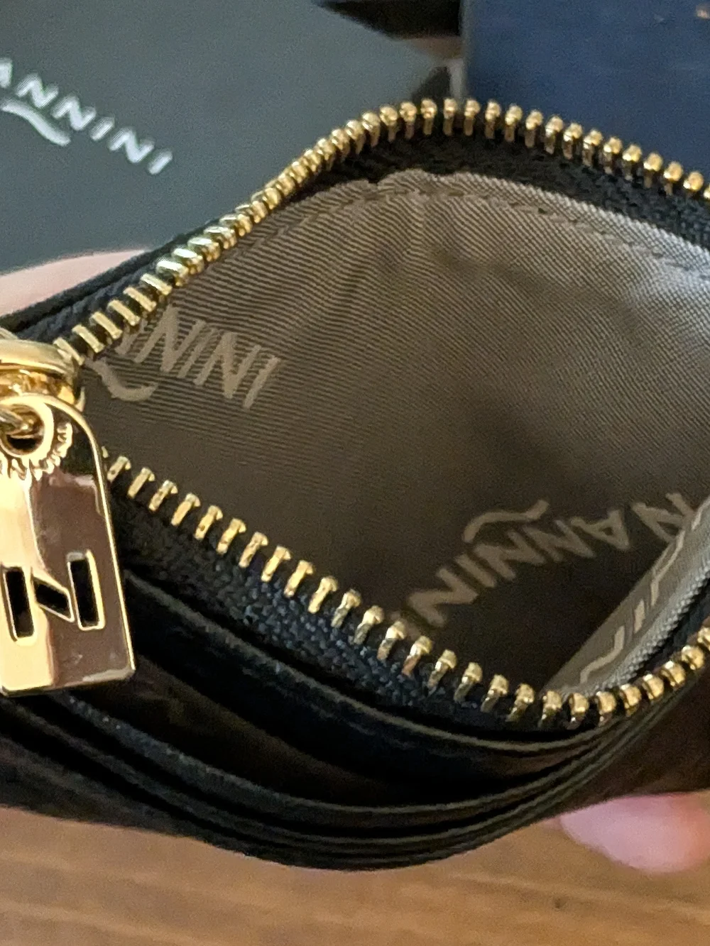 Nannini compact pebbled